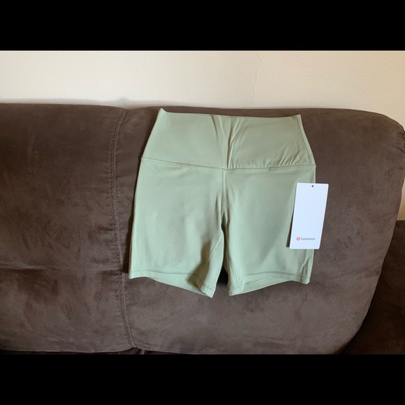 lululemon athletica Pants - Align shorts 6”